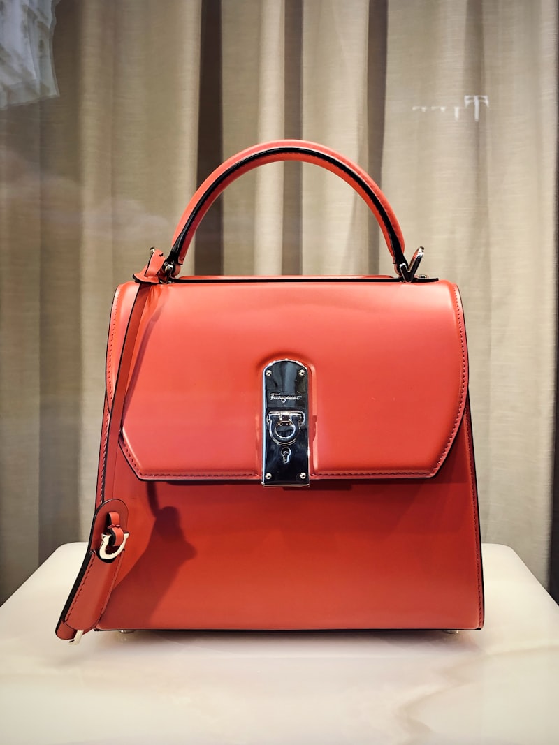 Mini Quilted Crossbody Bag – Trendy Shoulder Bag for Women